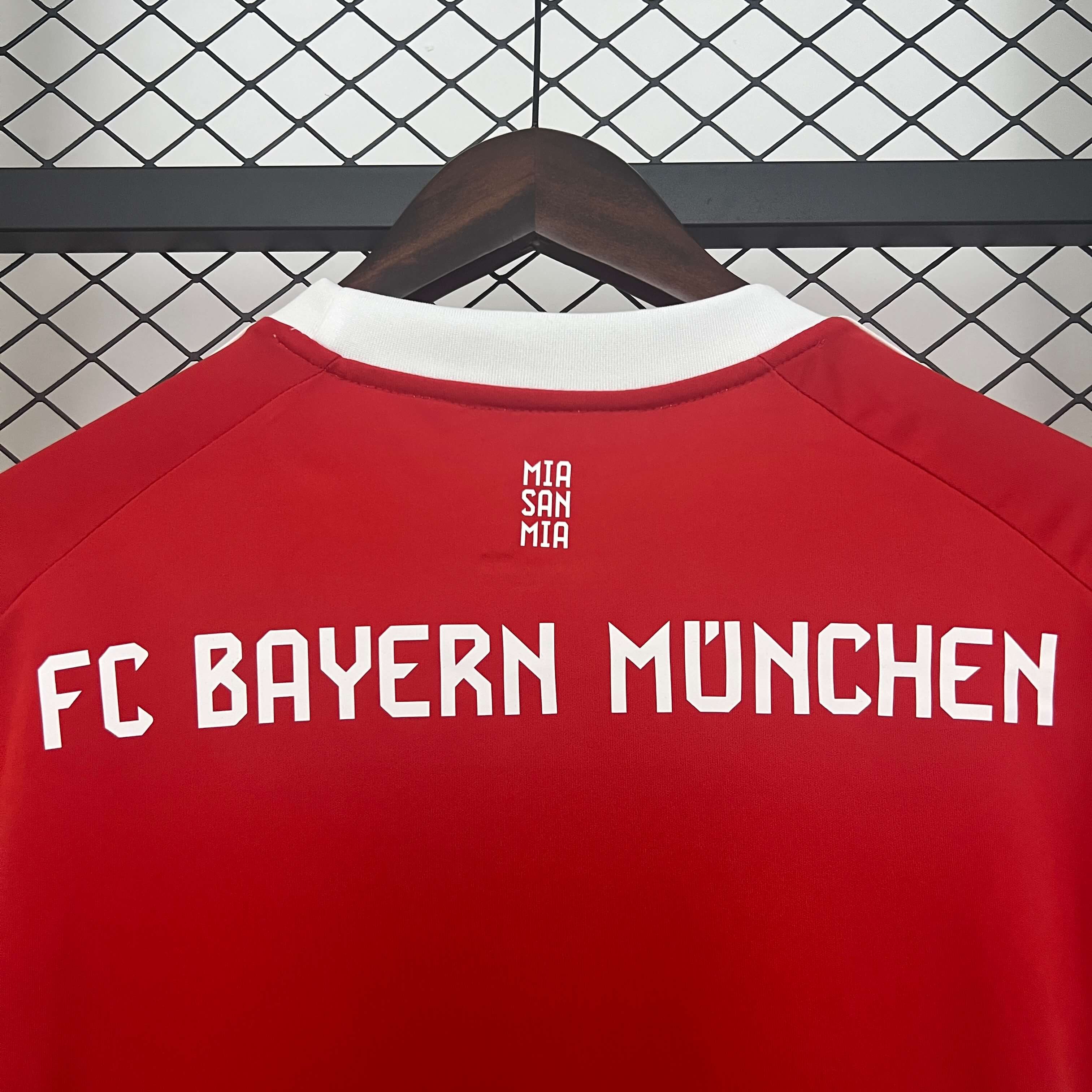 Miniatura de Bayern Múnich 25/26 Local