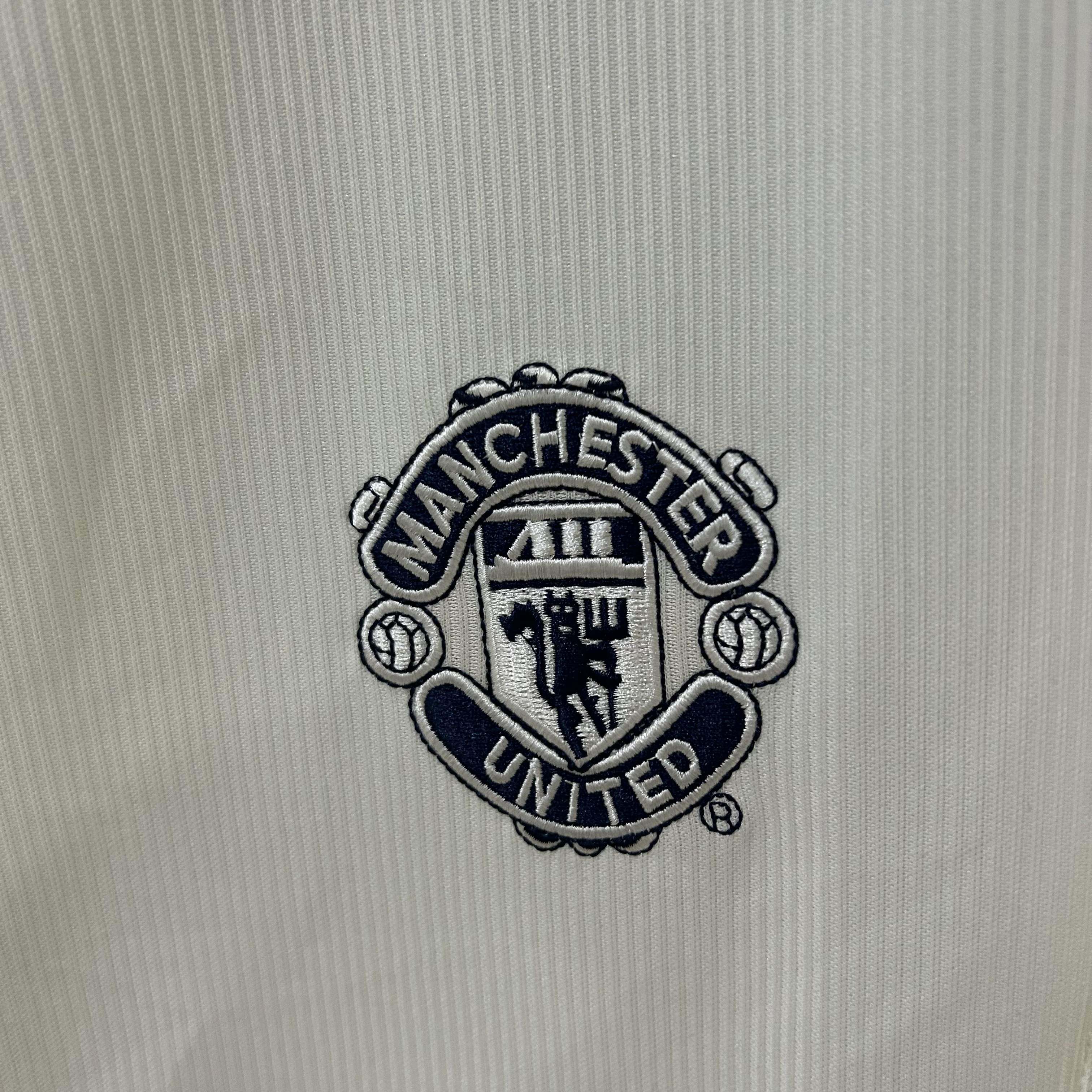 Miniatura de Manchester United 00/01 Visitante RETRO