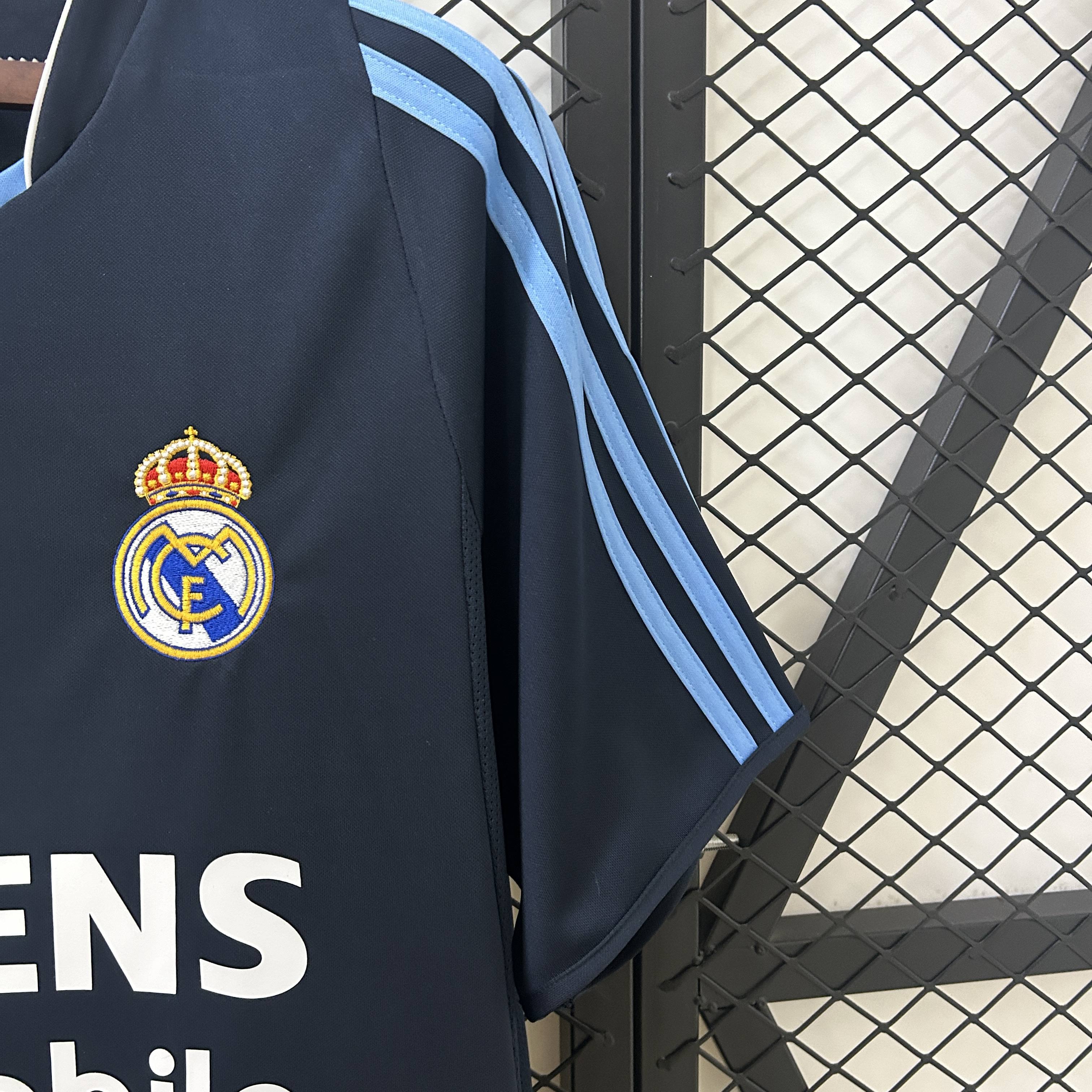 Miniatura de Real Madrid 03/04 Visitante RETRO