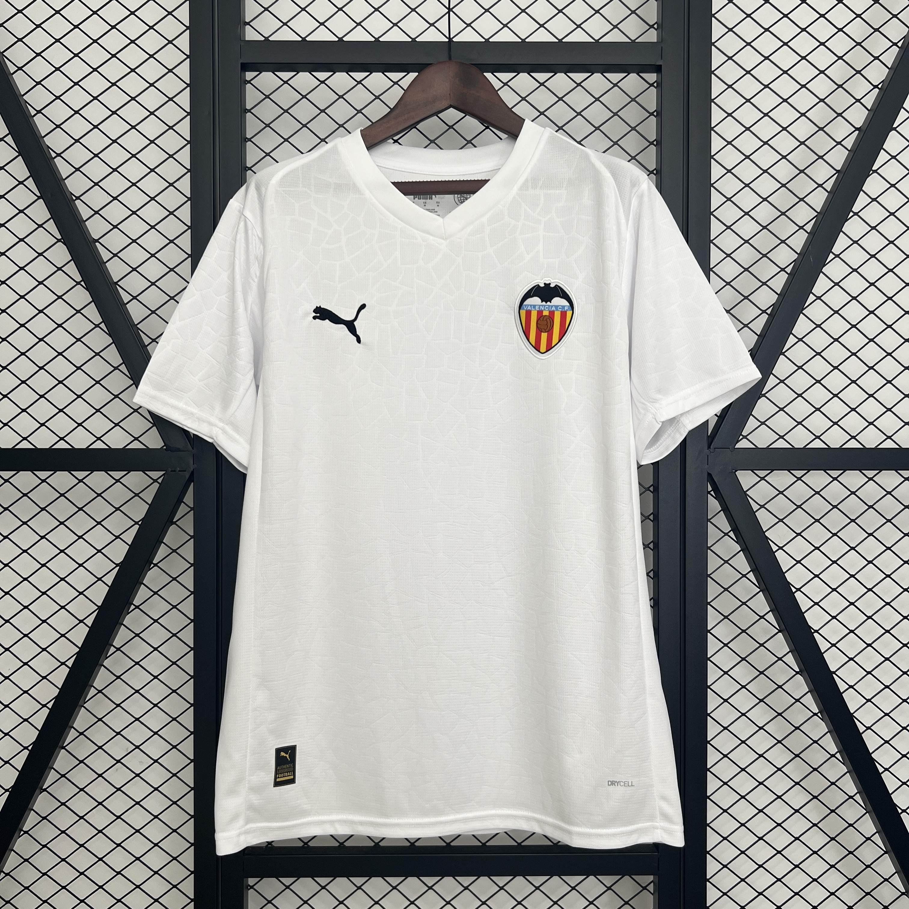 Valencia 25/26 Local