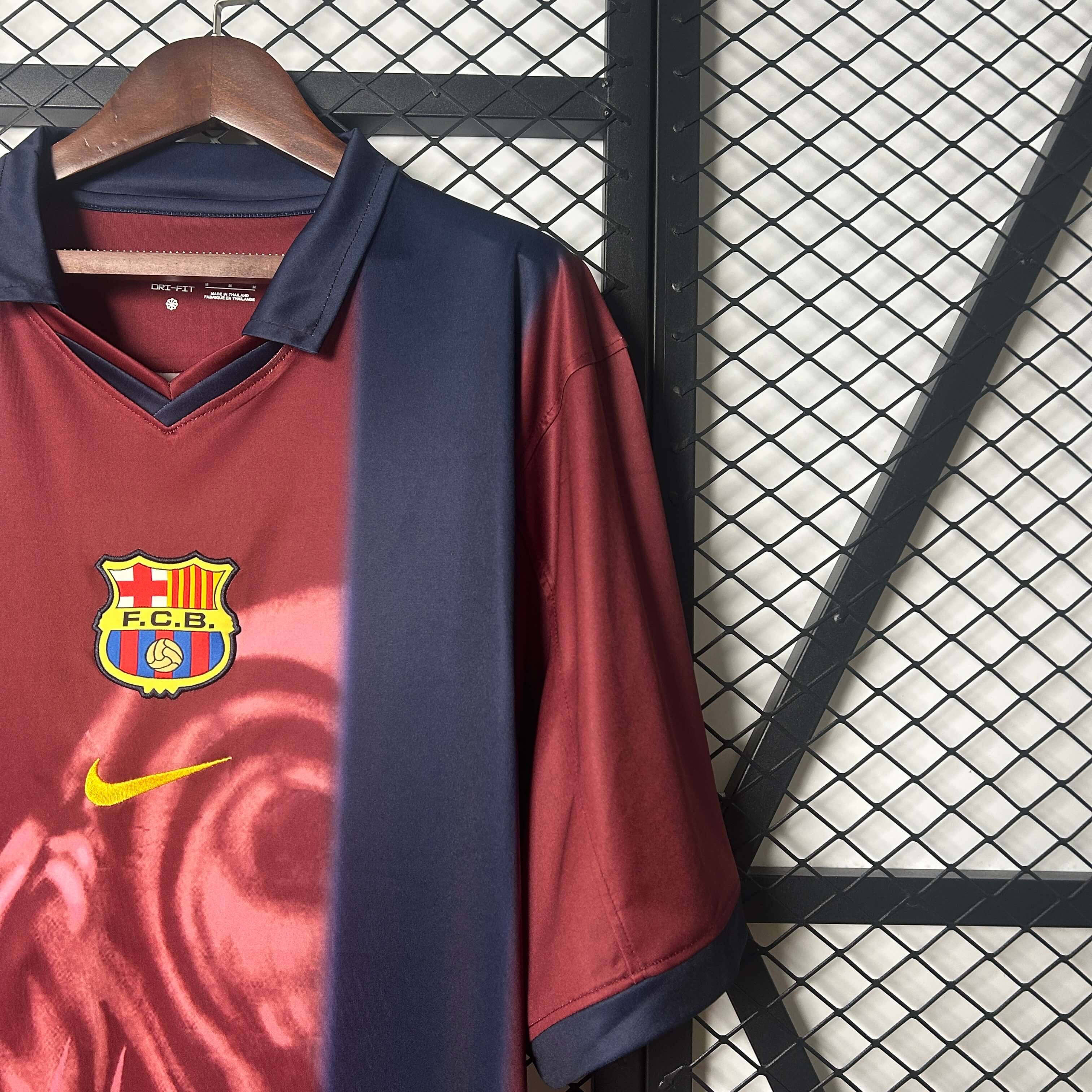 Miniatura de FC Barcelona 2025 Travis Scott