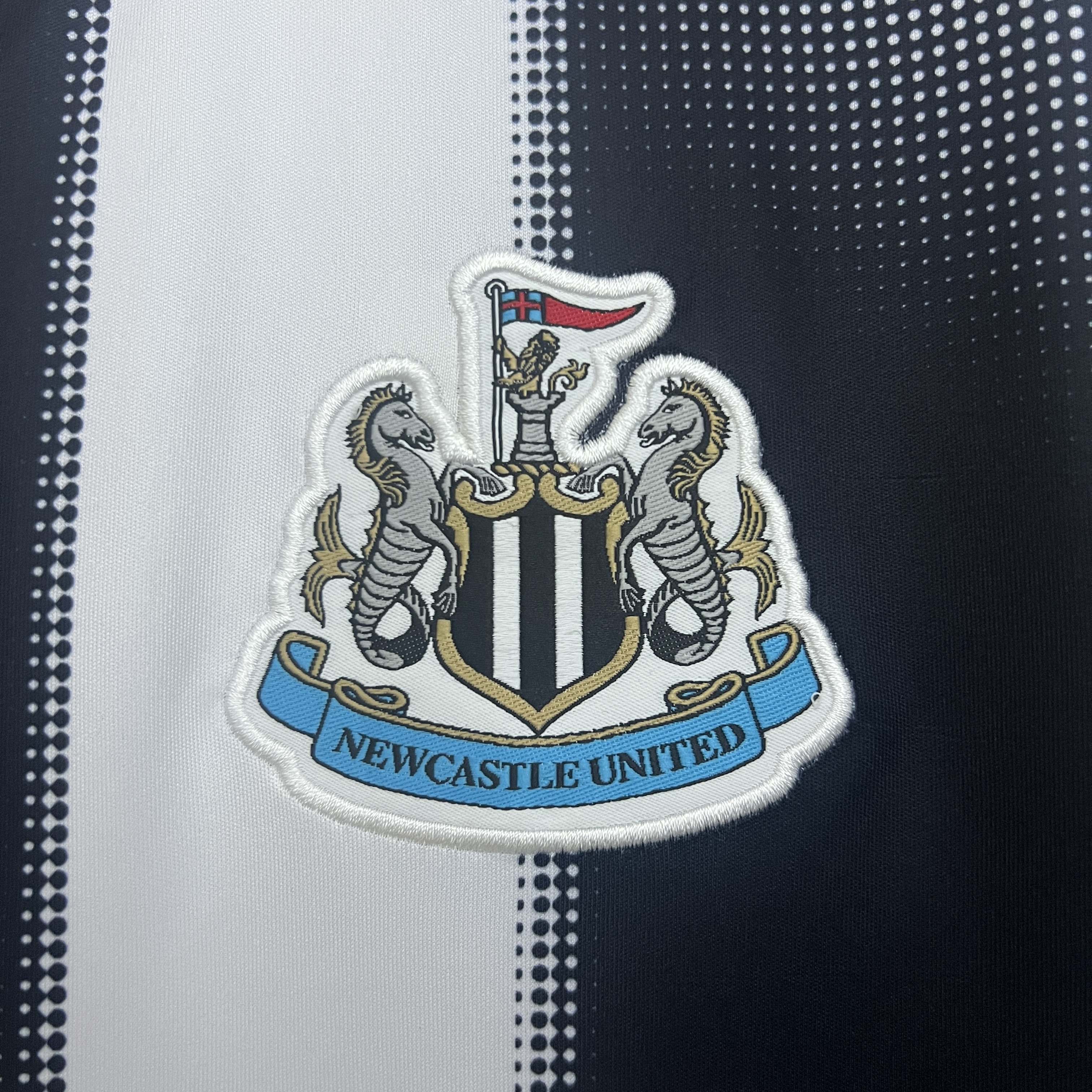 Miniatura de Newcastle United 2025-26 Local