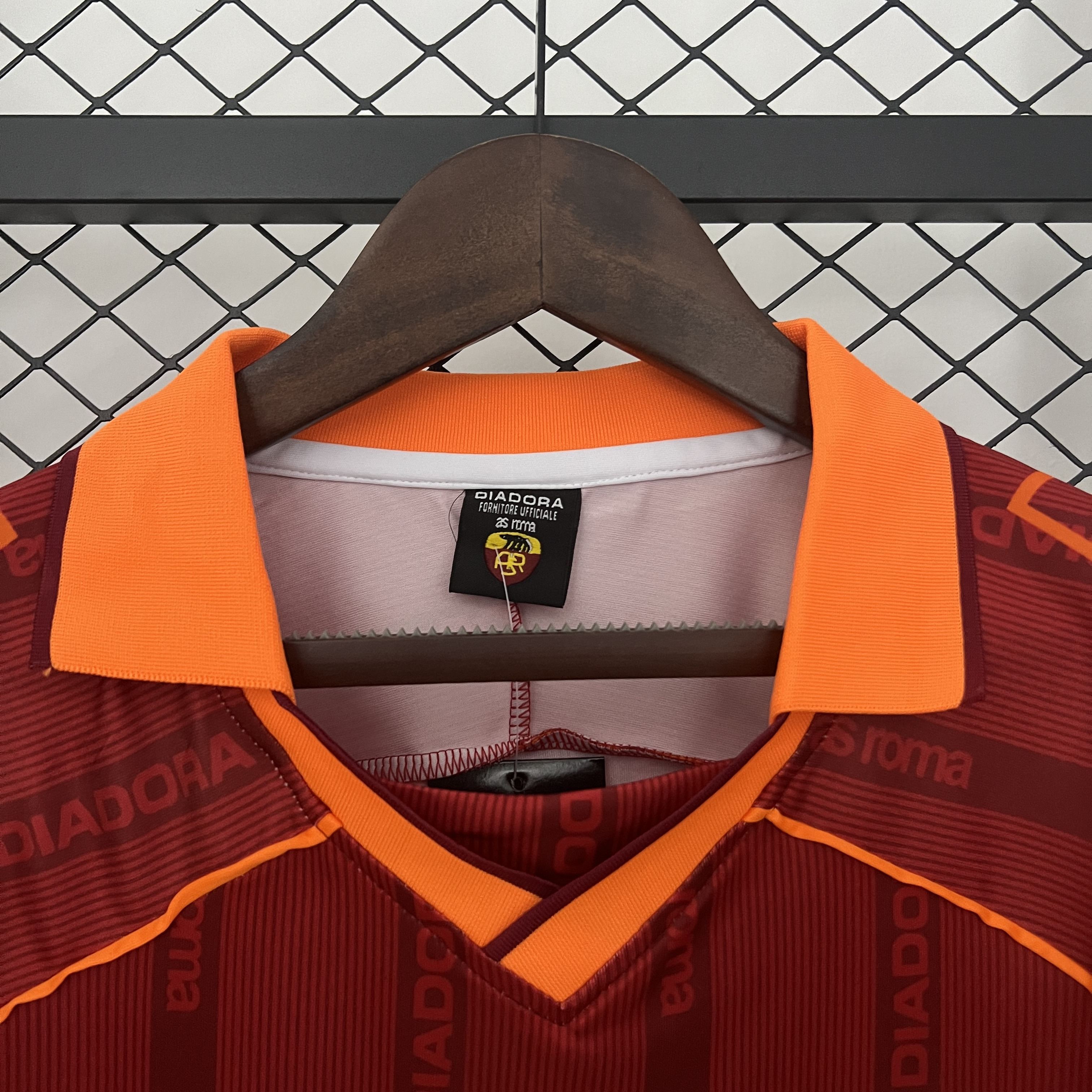 Miniatura de Roma 99/00 Local RETRO