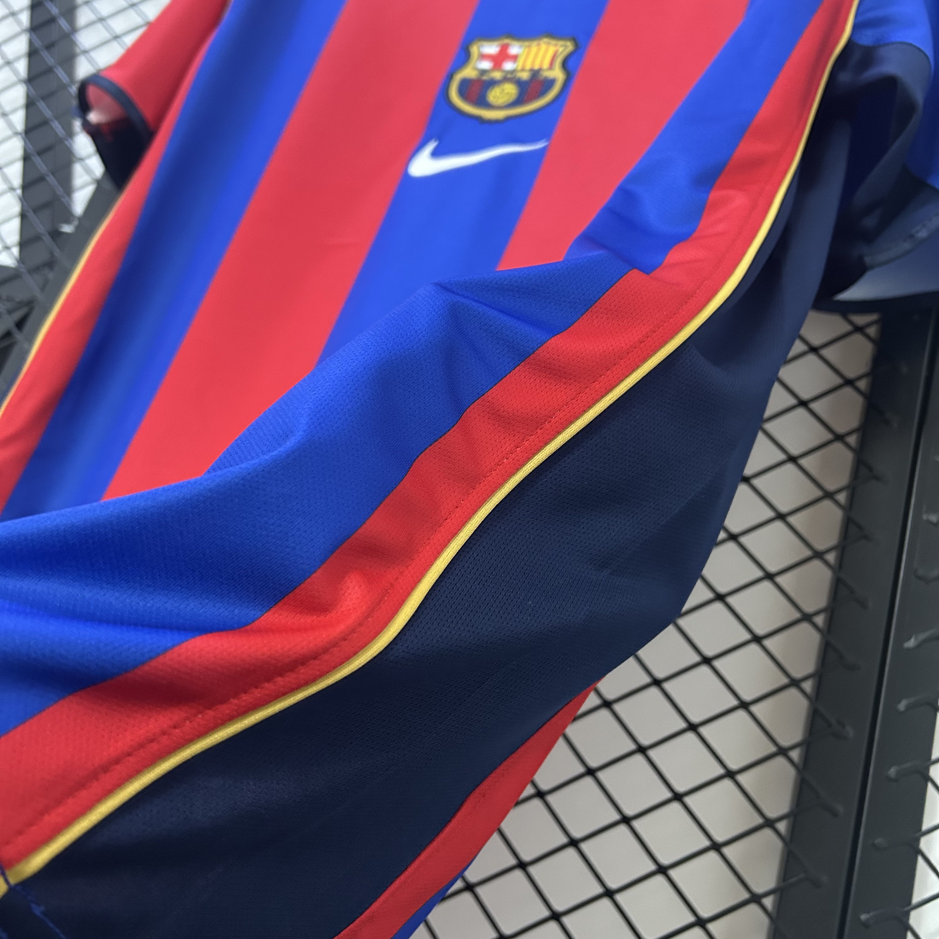 Miniatura de FC Barcelona 01/02 Local RETRO