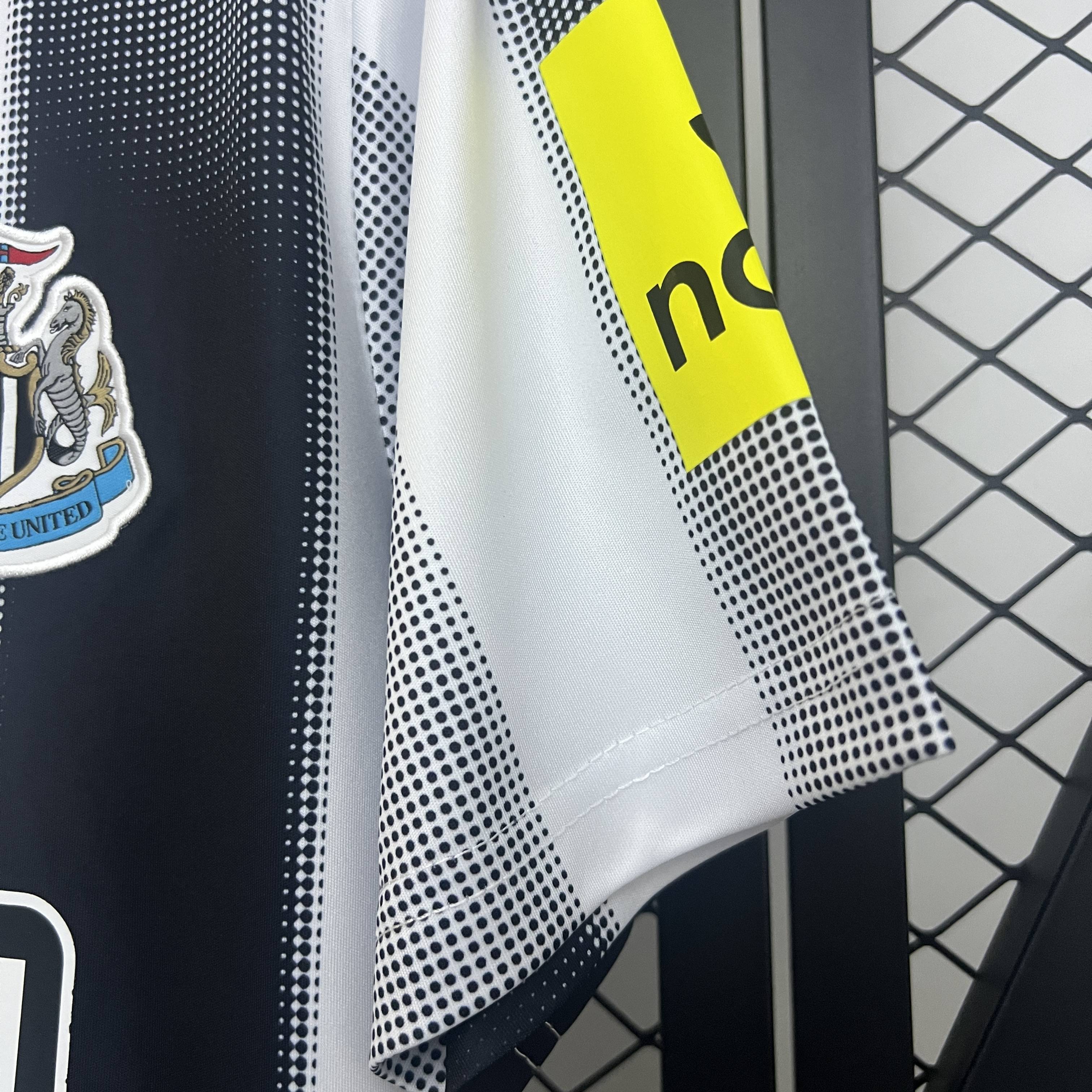 Miniatura de Newcastle United 2025-26 Local