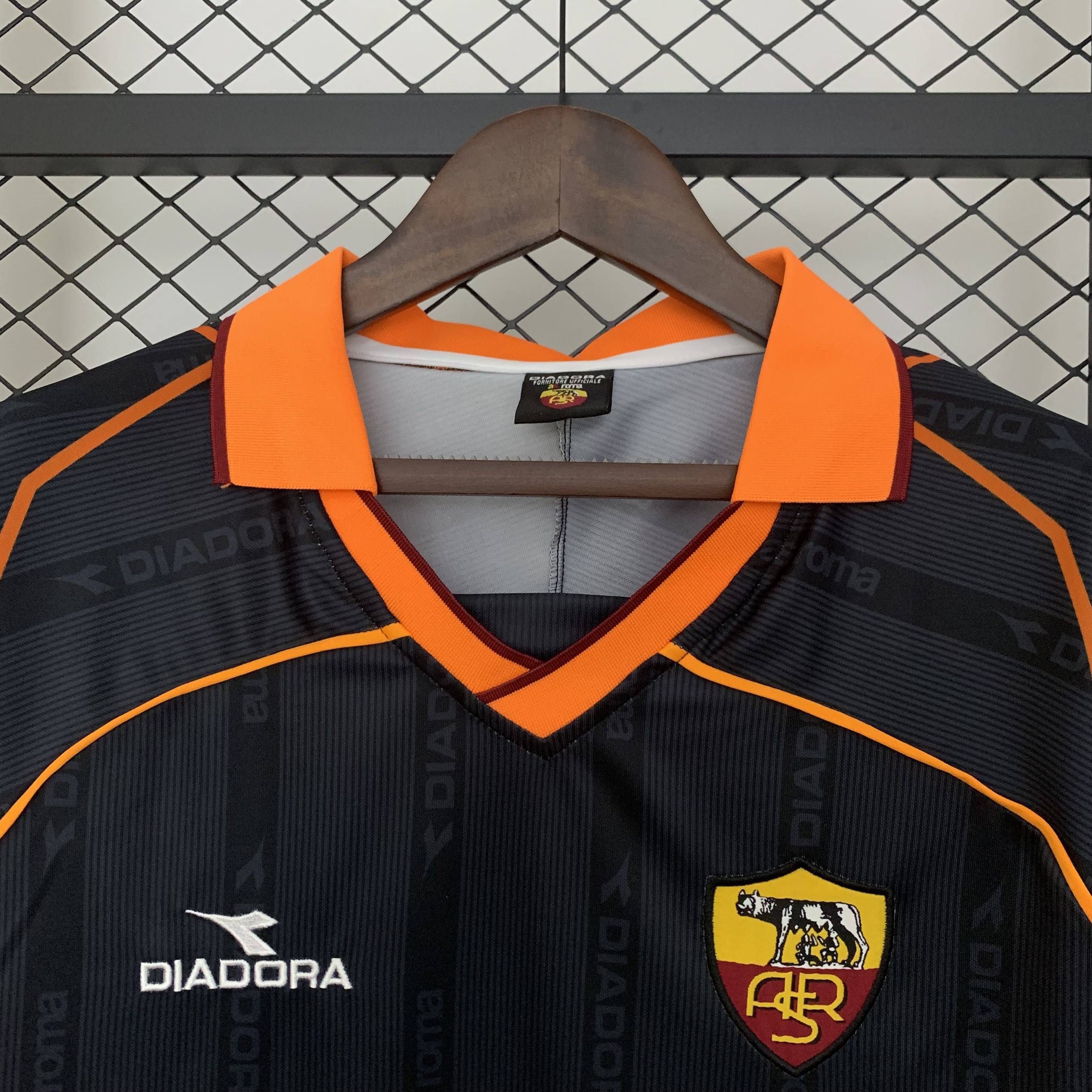 Miniatura de Roma 99/00 Visitante