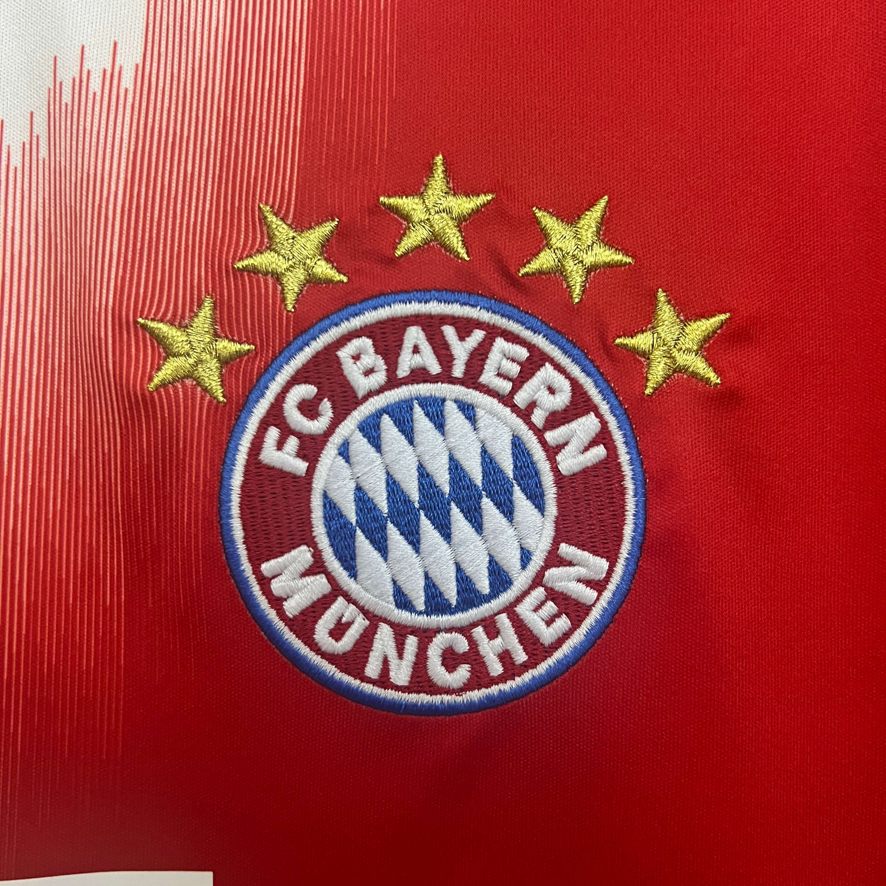 Miniatura de Bayern Múnich 25/26 Local