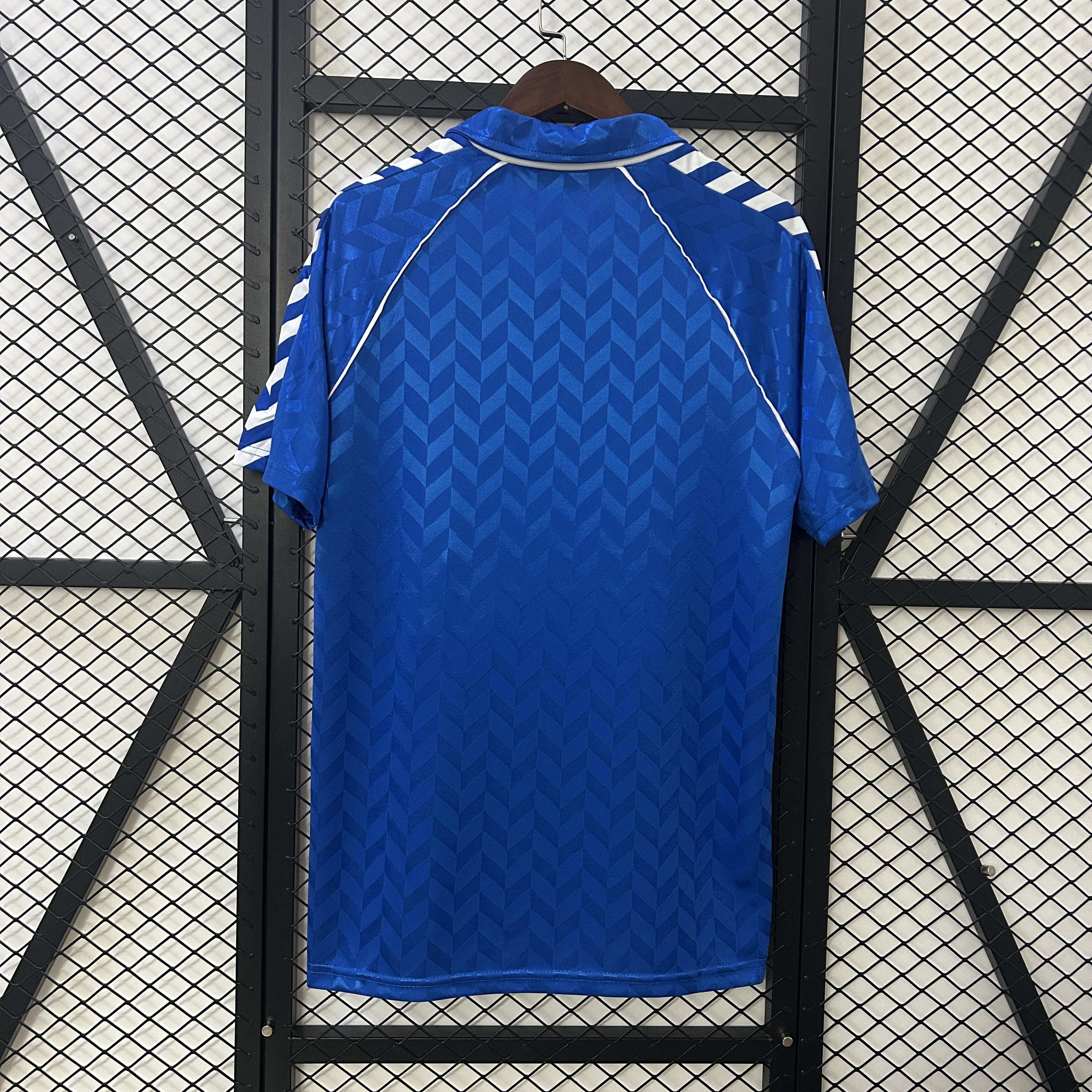 Miniatura de Real Madrid 86/88 Visitante RETRO