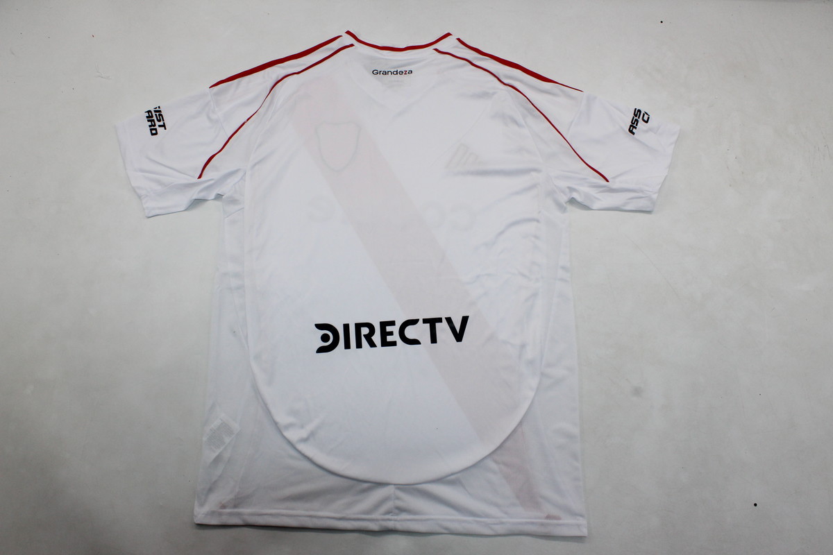Miniatura de River Plate 24/25 Local