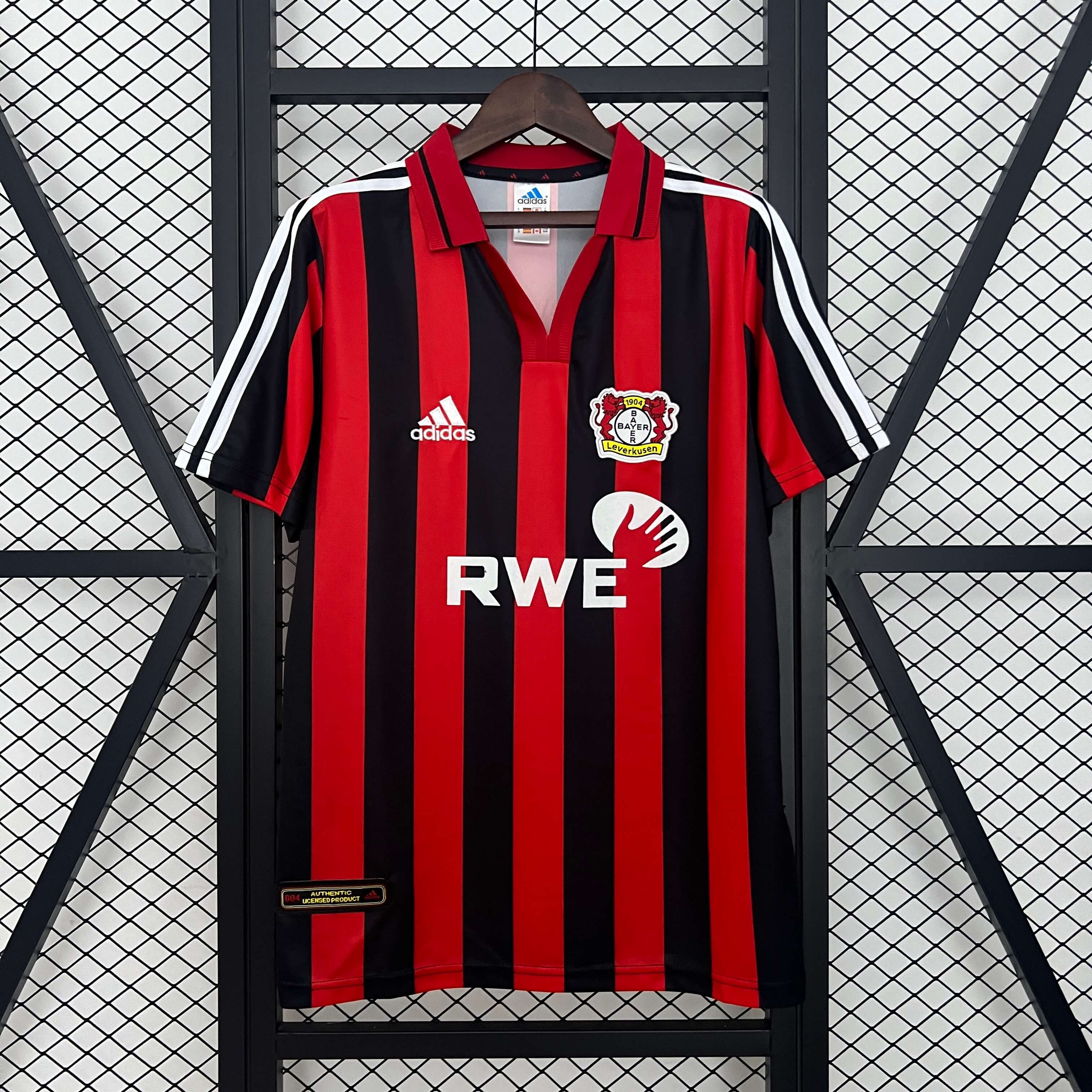 Leverkusen 01/02 Local RETRO
