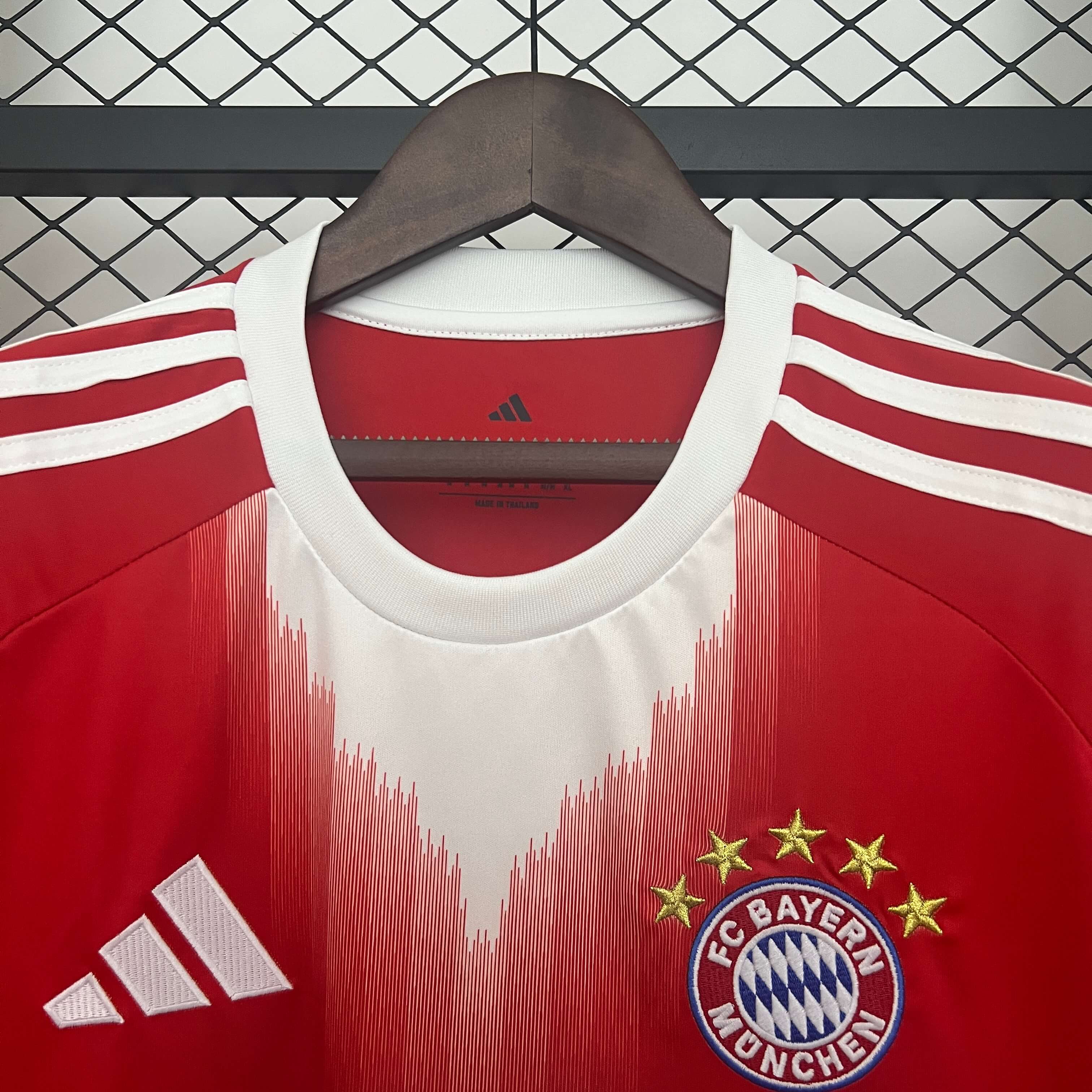 Miniatura de Bayern Múnich 25/26 Local