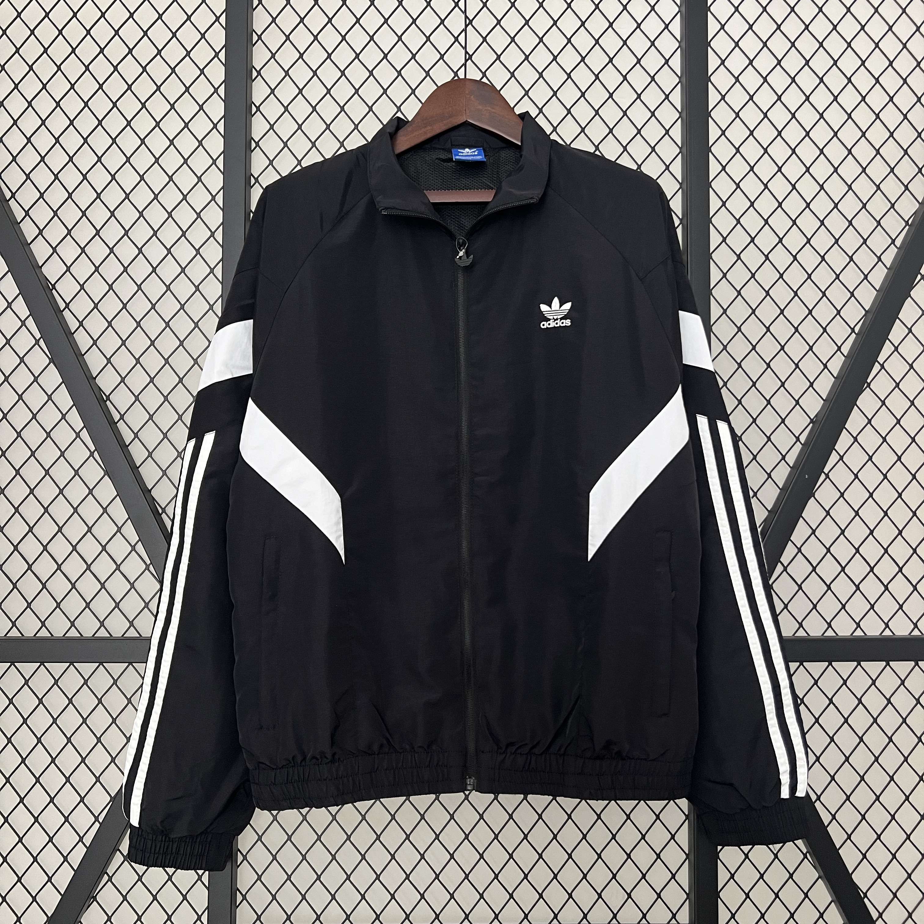 Campera Adidas Negra