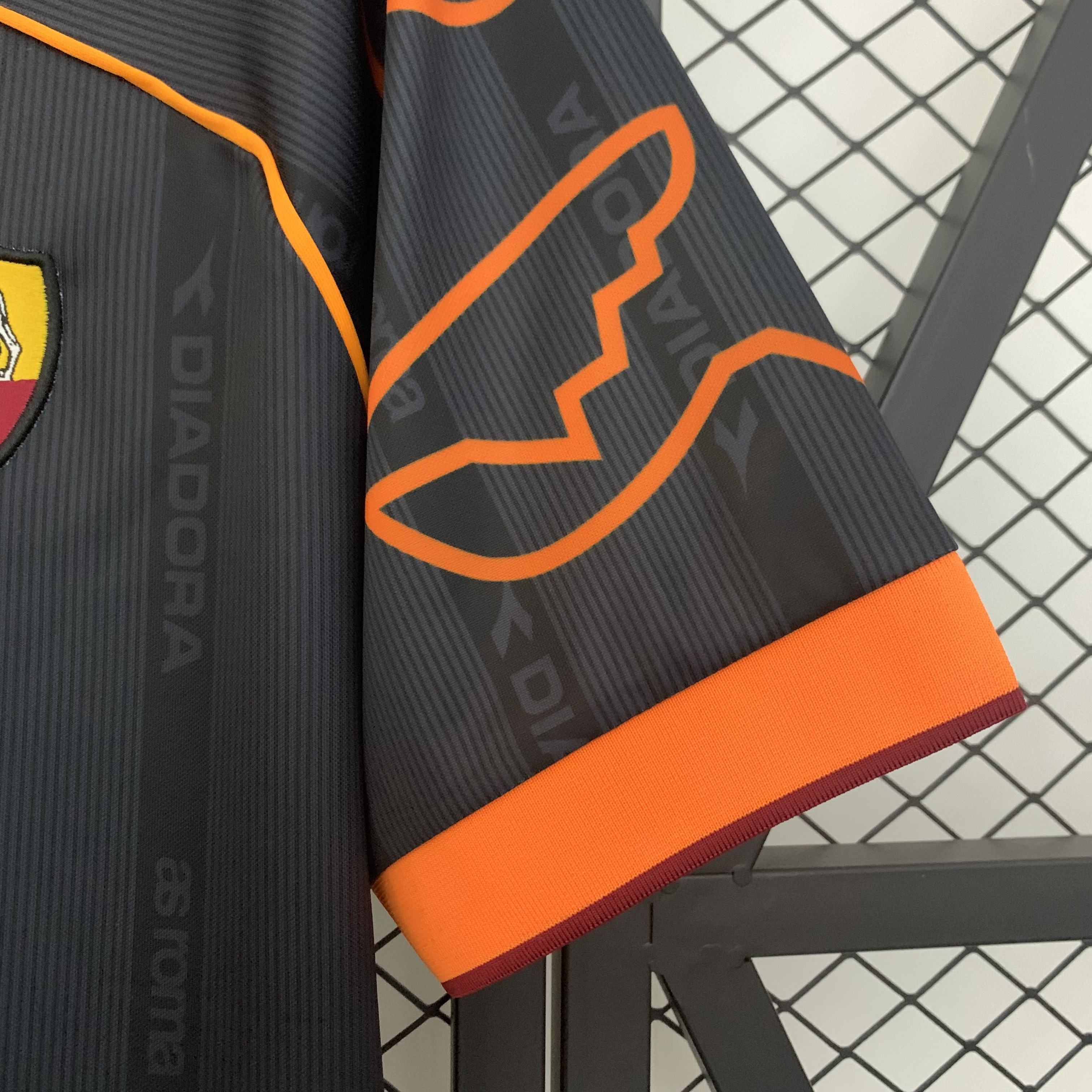 Miniatura de Roma 99/00 Visitante