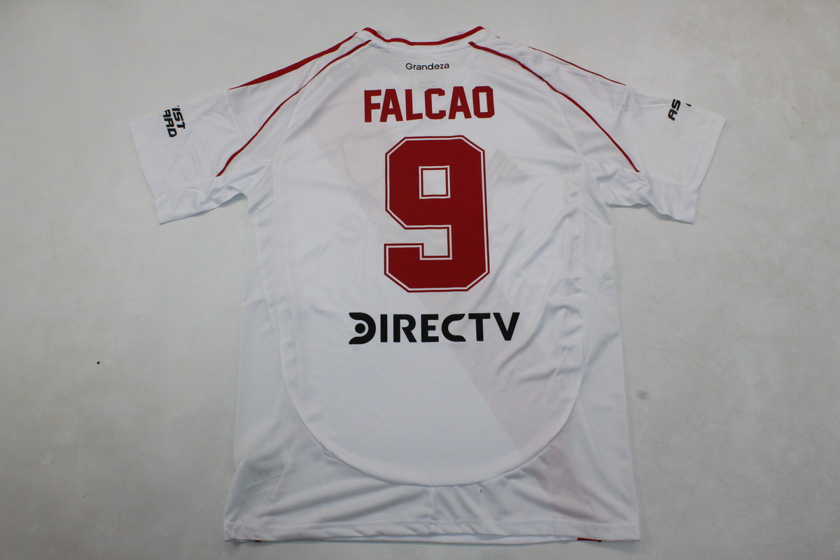 Miniatura de River Plate 24/25 Local