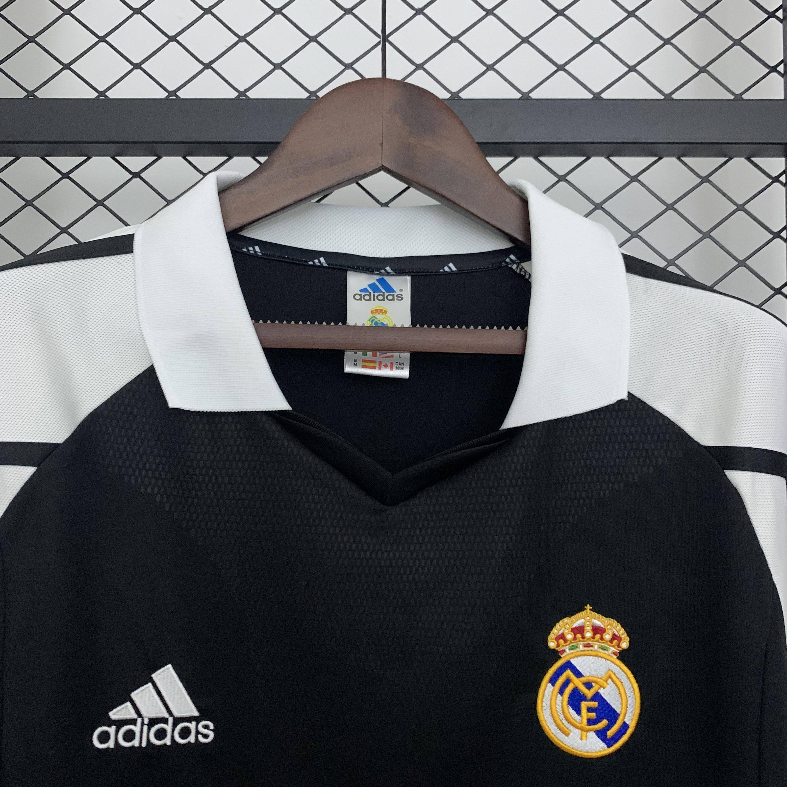 Miniatura de Real Madrid 01/02 Visitante RETRO