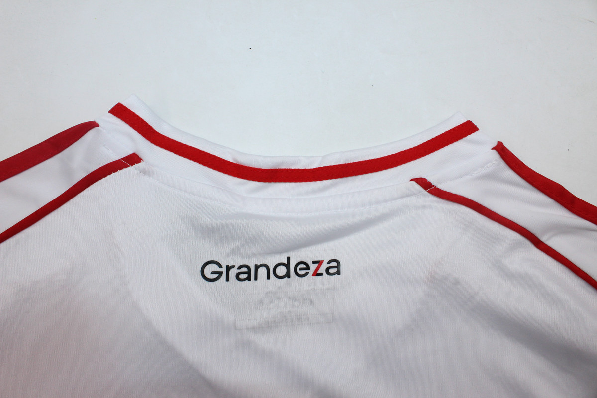 Miniatura de River Plate 24/25 Local